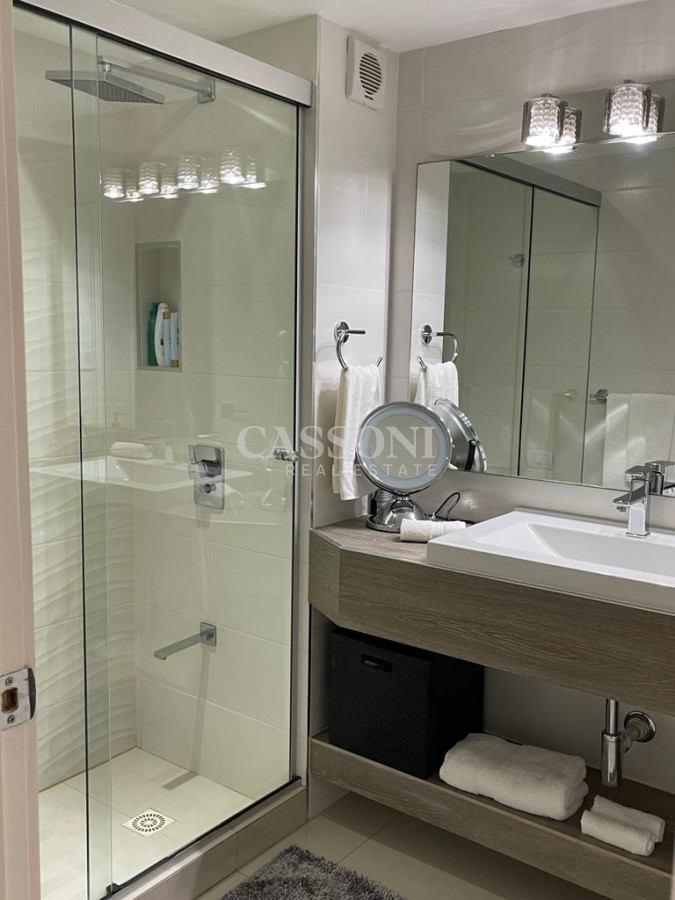 Apartamento ID.548 - PUNTA DEL ESTE BRAVA PRIMERA LINEA 3 DORMITORIOS SERVICIOS 