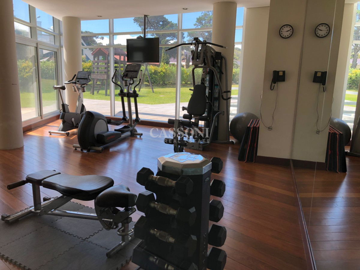 Apartamento ID.1388 - PUNTA DEL ESTE MANSA 3 DORMITORIOS Y DEPENDENCIA EXCELENTE VISTA AL MAR!!! 
