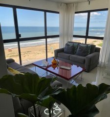 PUNTA DEL ESTE BRAVA PRIMERA LINEA 3 DORMITORIOS SERVICIOS