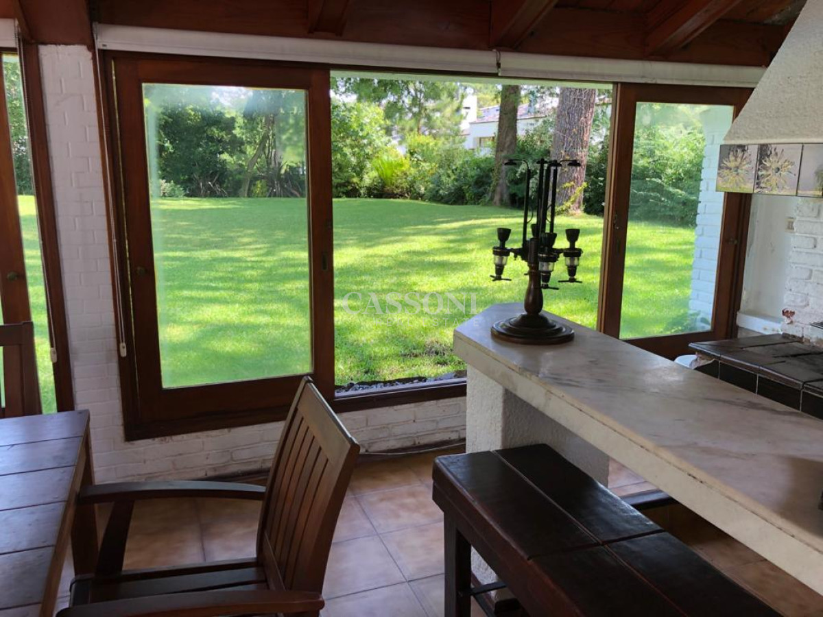 Casa ID.346 - PUNTA DEL ESTE CANTEGRIL EXCELENTE PROPIEDAD 5 DORMITORIOS PISCINA 
