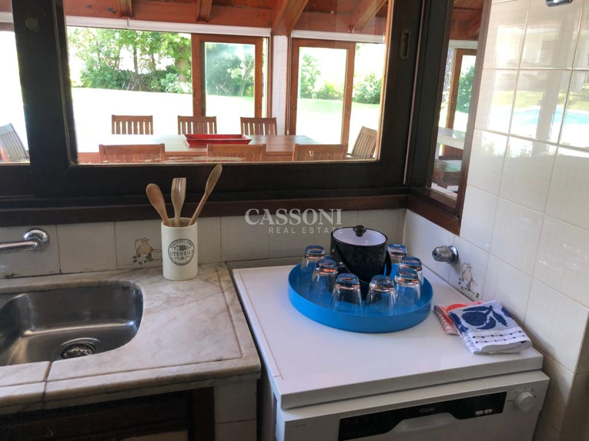 Casa ID.346 - PUNTA DEL ESTE CANTEGRIL EXCELENTE PROPIEDAD 5 DORMITORIOS PISCINA 
