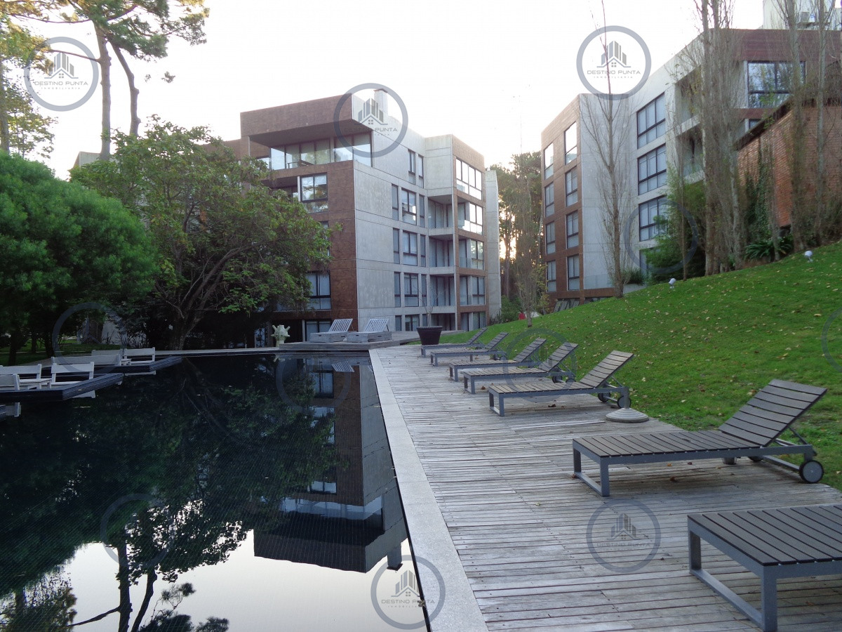 PUNTA DEL ESTE APARTAMENTO 3 DORMITORIOS PISCINA INTERIOR Y EXTERIOR — fotografía 3