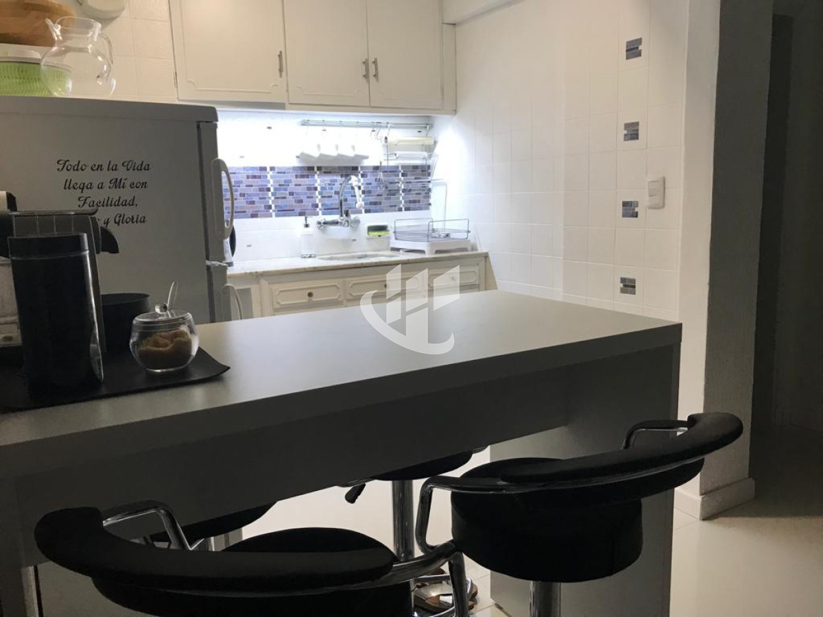 Apartamento ID.2103 - PUNTA DEL ESTE AV ITALIA A METROS DE PDA 3 MANSA Y BRAVA 