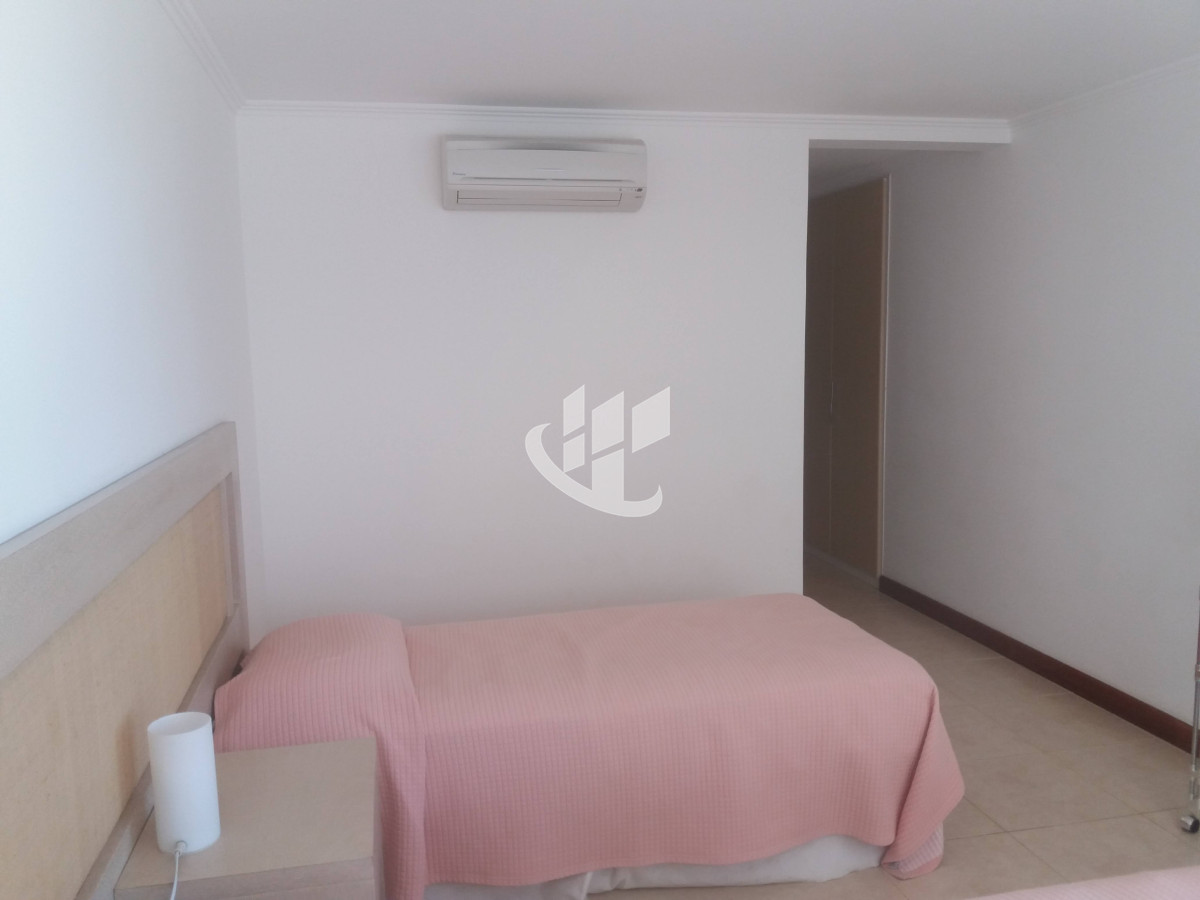 Apartamento ID.2099 - PUNTA DEL ESTE BRAVA FRENTE AL MAR! COMODO APTO 3 DORM Y DEP BALCON CON PARRILLERO ! 