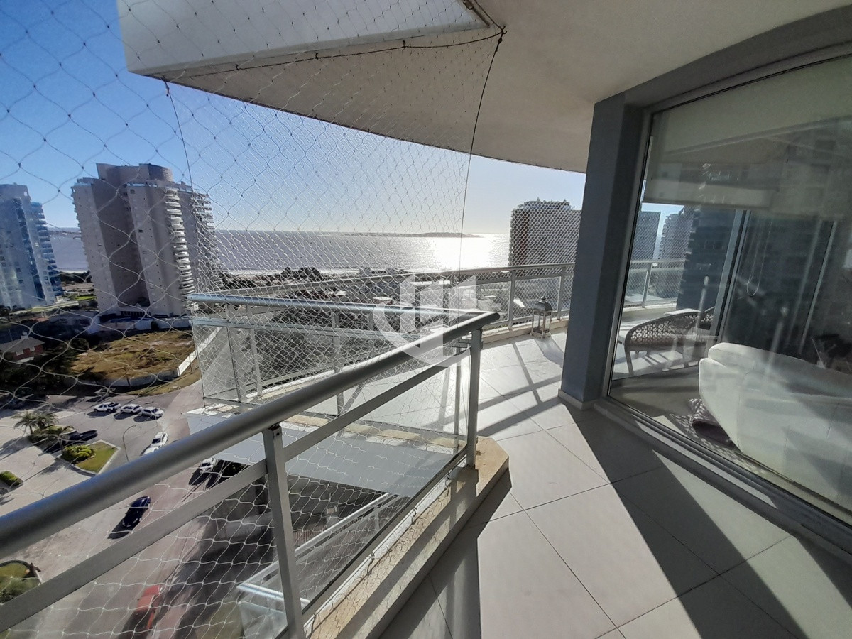 Apartamento ID.1625 - PUNTA DEL ESTE MANSA 3 DORMITORIOS Y DEPENDENCIA EXCELENTE VISTA AL MAR!!! 