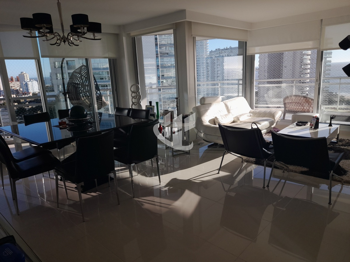 Apartamento ID.1625 - PUNTA DEL ESTE MANSA 3 DORMITORIOS Y DEPENDENCIA EXCELENTE VISTA AL MAR!!! 