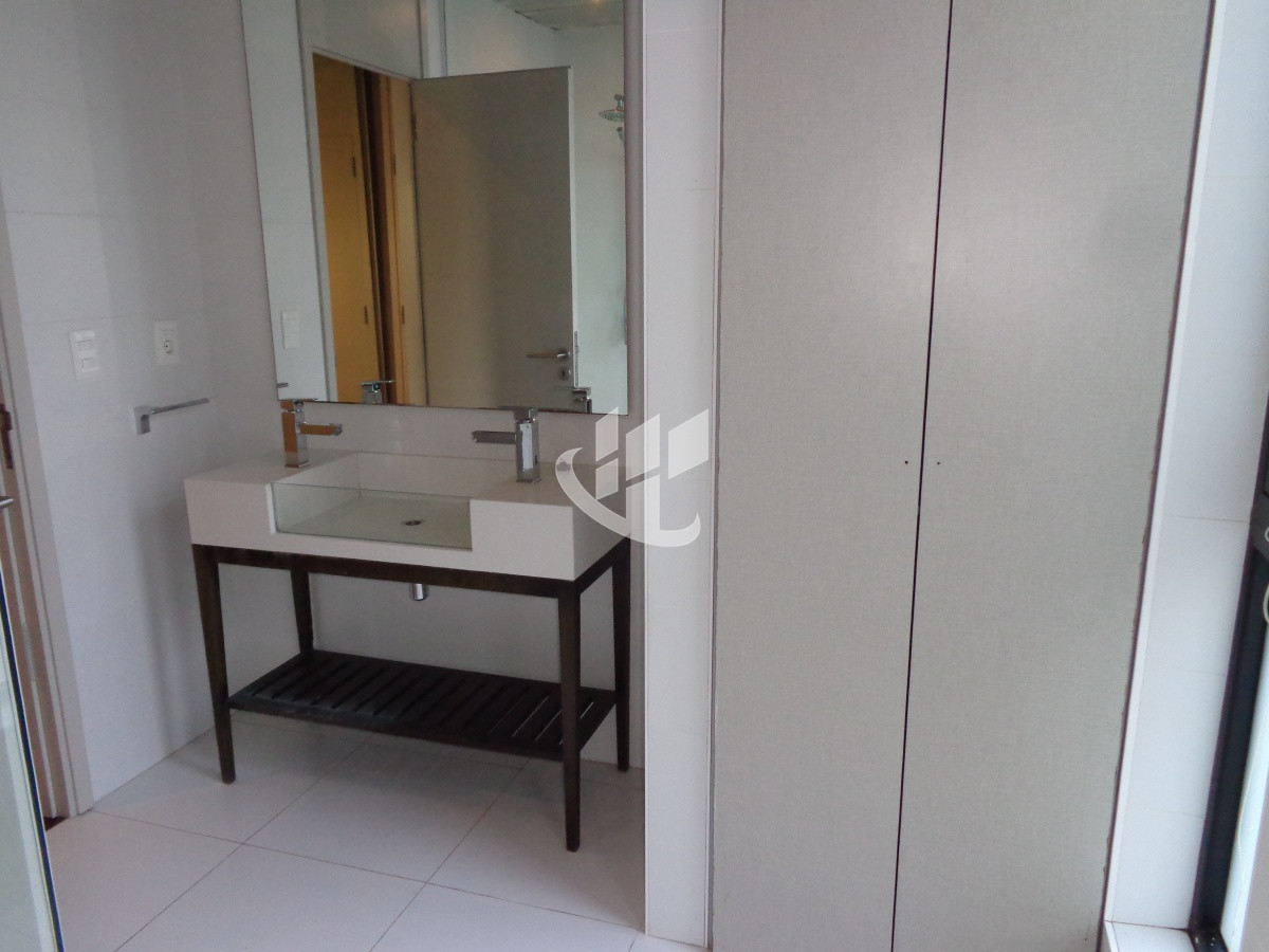 Apartamento ID.1630 - PUNTA DEL ESTE APARTAMENTO 3 DORMITORIOS PISCINA INTERIOR Y EXTERIOR 