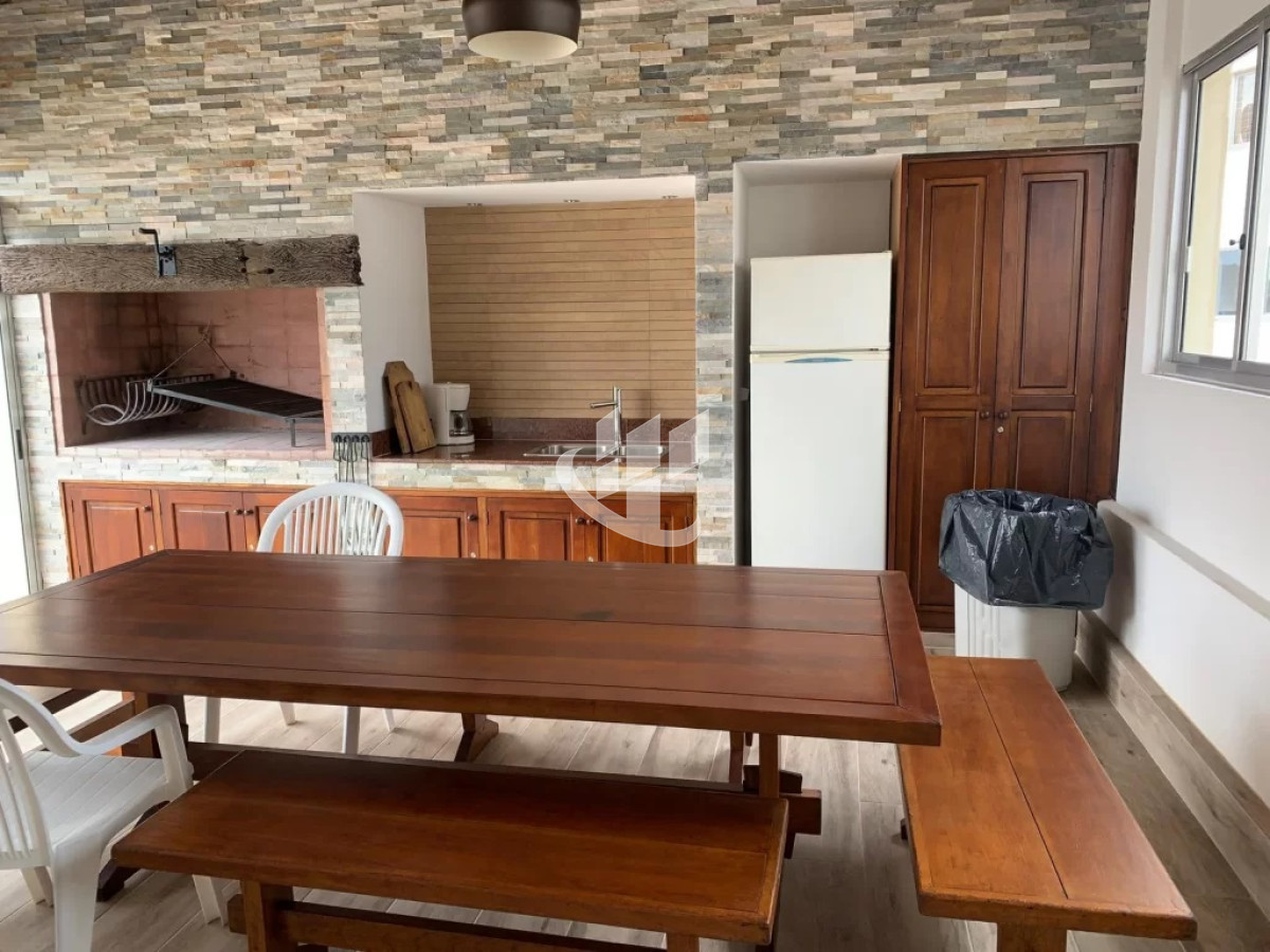 Apartamento ID.1497 - PUNTA DEL ESTE PARADA 2 BRAVA 2 DORMITORIOS EDIFICIO CON SERVICIOS