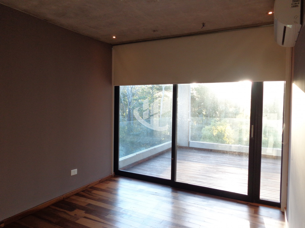 Apartamento ID.1630 - PUNTA DEL ESTE APARTAMENTO 3 DORMITORIOS PISCINA INTERIOR Y EXTERIOR 