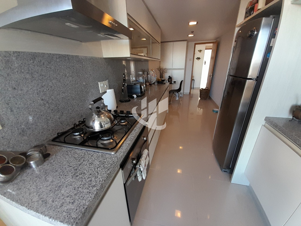 Apartamento ID.1625 - PUNTA DEL ESTE MANSA 3 DORMITORIOS Y DEPENDENCIA EXCELENTE VISTA AL MAR!!! 