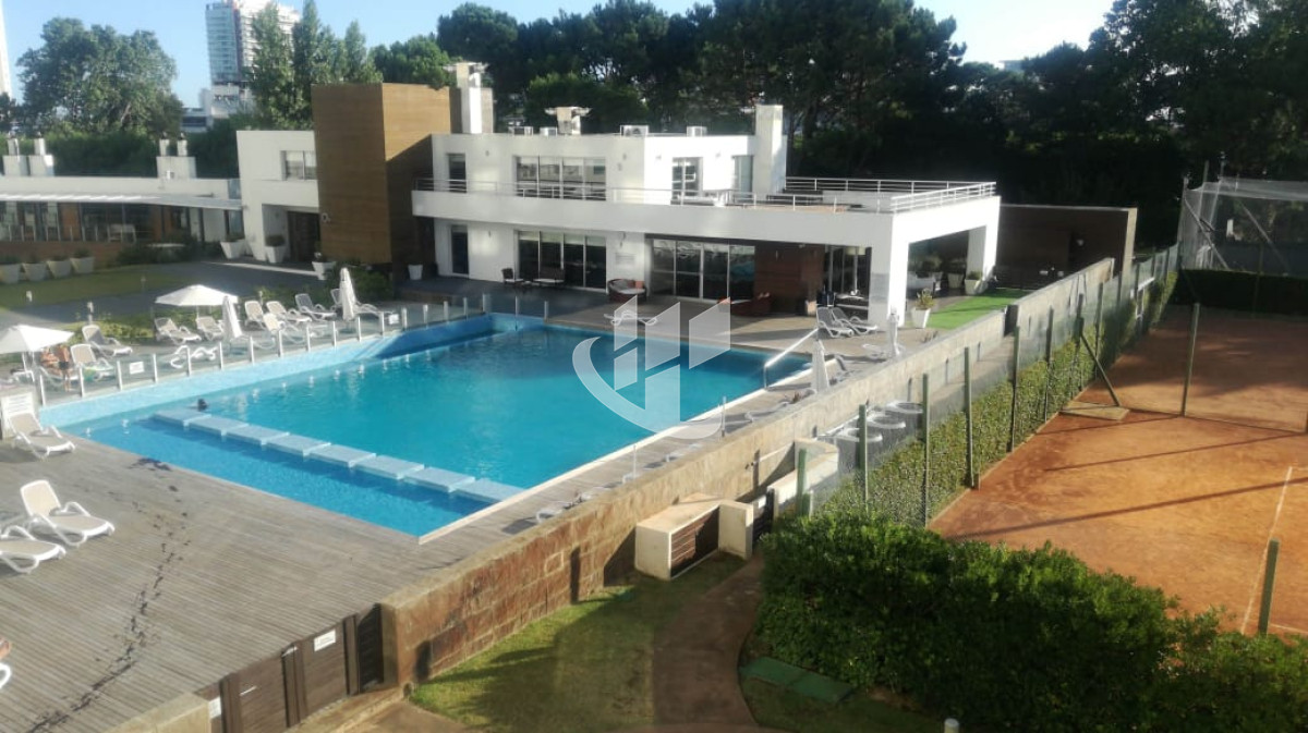 Apartamento ID.2095 - PUNTA DEL ESTE BRAVA OCEAN DRIVE 2 DORMITORIOS 