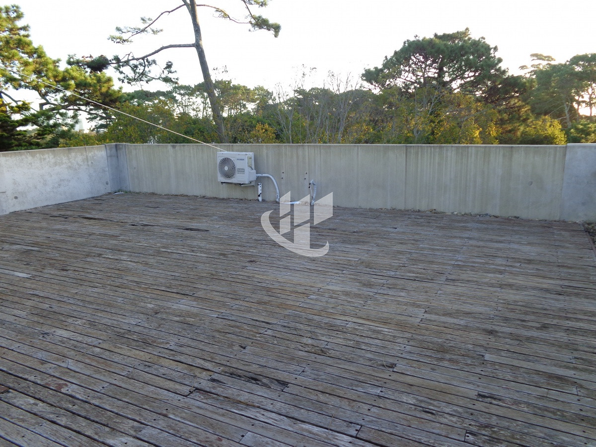 Apartamento ID.1630 - PUNTA DEL ESTE APARTAMENTO 3 DORMITORIOS PISCINA INTERIOR Y EXTERIOR 
