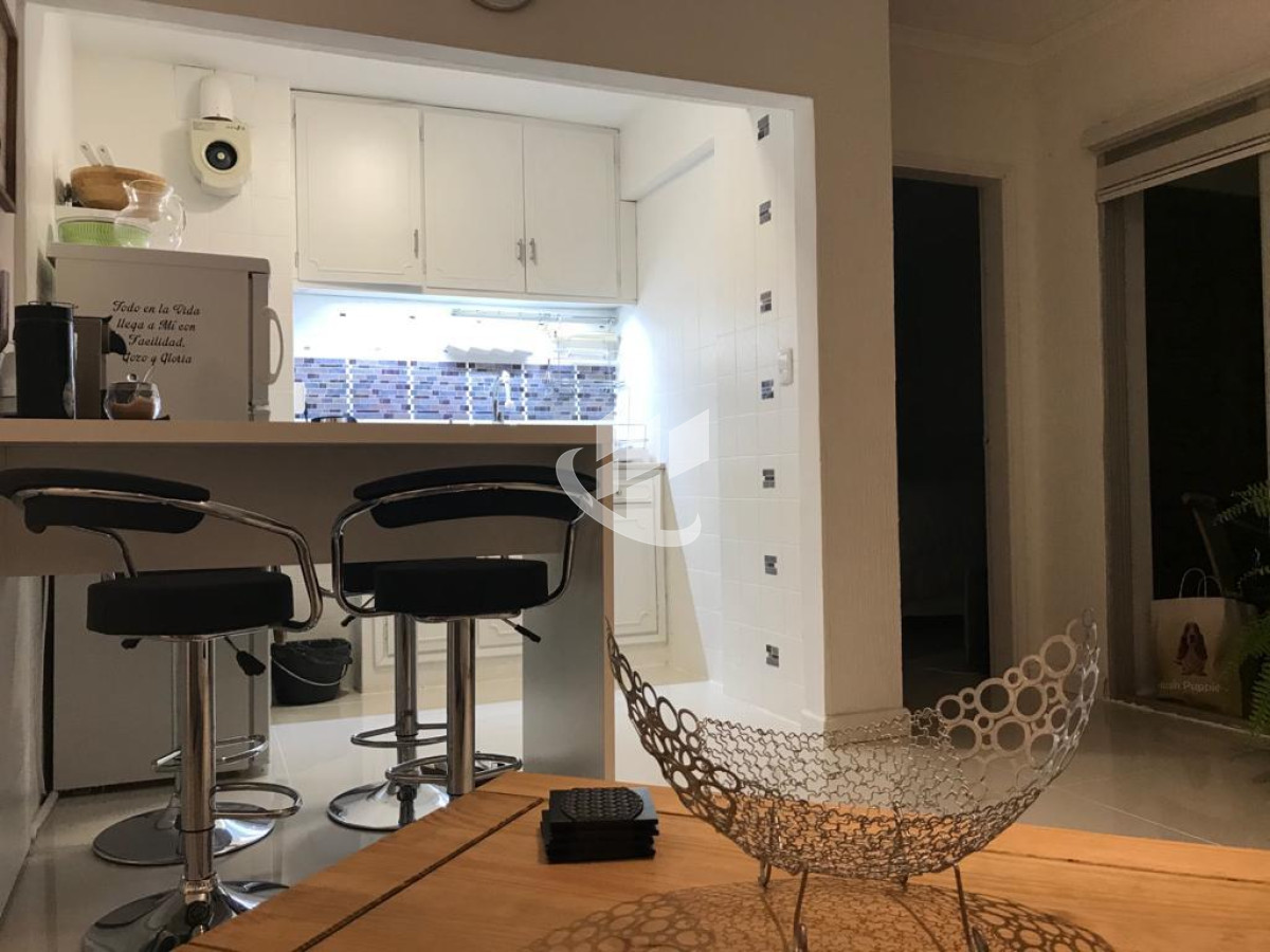 Apartamento ID.2103 - PUNTA DEL ESTE AV ITALIA A METROS DE PDA 3 MANSA Y BRAVA 