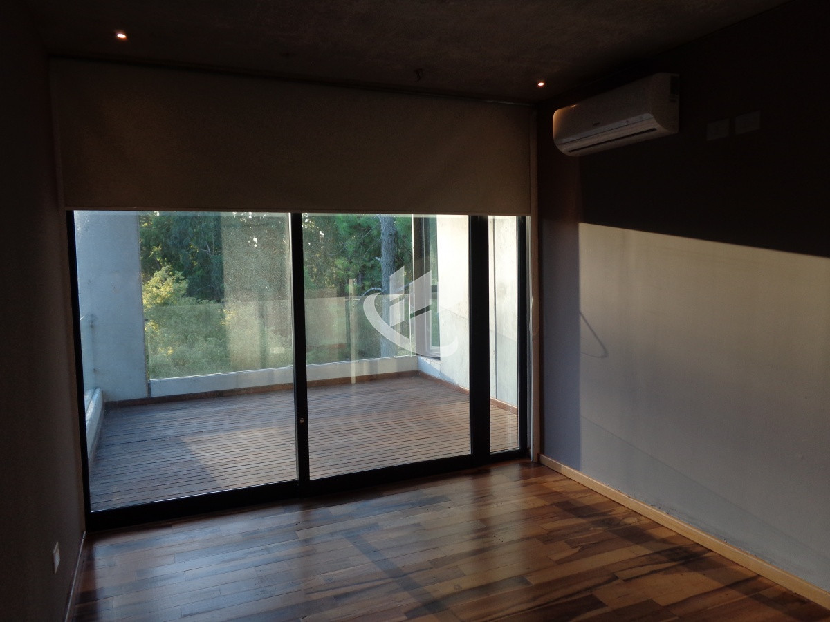 Apartamento ID.1630 - PUNTA DEL ESTE APARTAMENTO 3 DORMITORIOS PISCINA INTERIOR Y EXTERIOR 