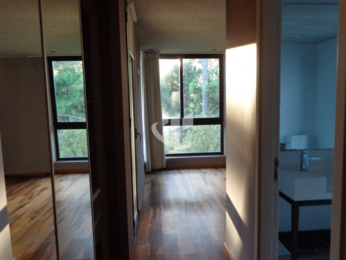 Apartamento ID.1630 - PUNTA DEL ESTE APARTAMENTO 3 DORMITORIOS PISCINA INTERIOR Y EXTERIOR 