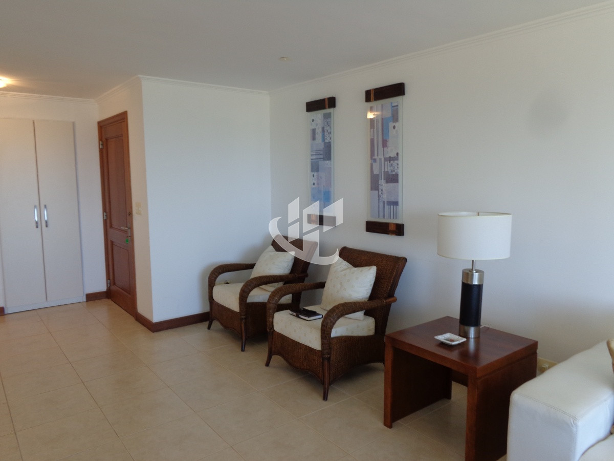 Apartamento ID.2099 - PUNTA DEL ESTE BRAVA FRENTE AL MAR! COMODO APTO 3 DORM Y DEP BALCON CON PARRILLERO ! 