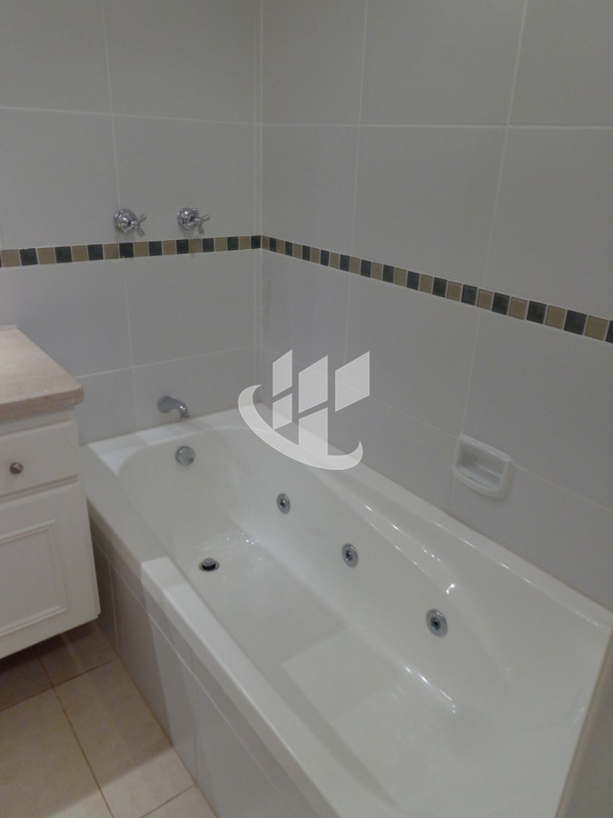 Apartamento ID.2099 - PUNTA DEL ESTE BRAVA FRENTE AL MAR! COMODO APTO 3 DORM Y DEP BALCON CON PARRILLERO ! 