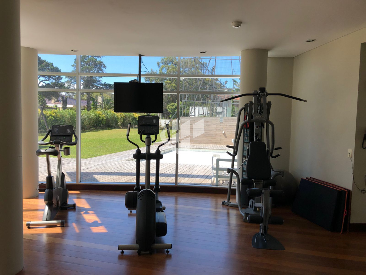 Apartamento ID.1625 - PUNTA DEL ESTE MANSA 3 DORMITORIOS Y DEPENDENCIA EXCELENTE VISTA AL MAR!!! 