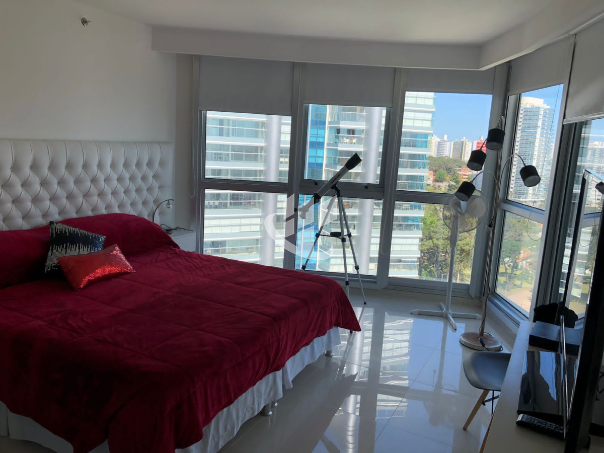 Apartamento ID.1625 - PUNTA DEL ESTE MANSA 3 DORMITORIOS Y DEPENDENCIA EXCELENTE VISTA AL MAR!!! 