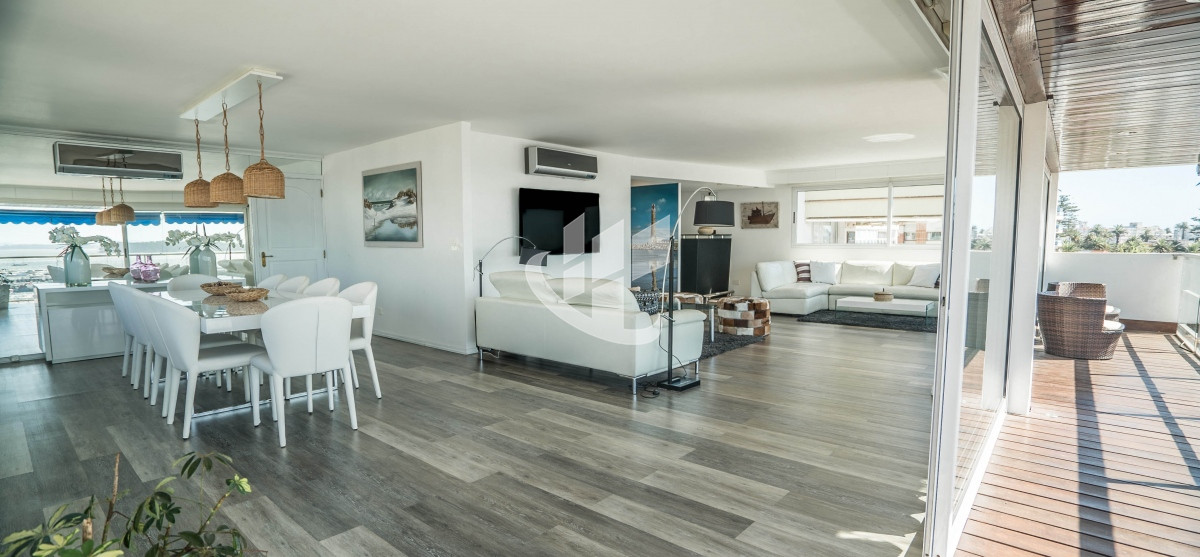 Apartamento ID.1645 - PUNTA DEL ESTE PENINSULA 6 DORMITORIOS 2 GARAGES VISTA AL PUERTO!!