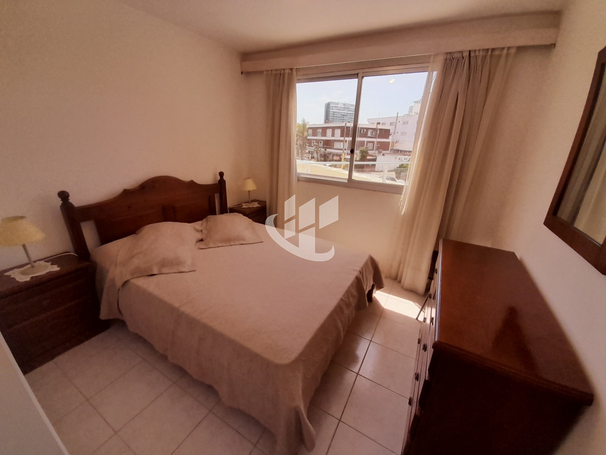 Apartamento ID.2155 - PUNTA DEL ESTE A METROS DE MANSA Y BRAVA EDIFICIO CON AMENITIES 1 DORM Y MEDIO PARA 6 PERSONAS