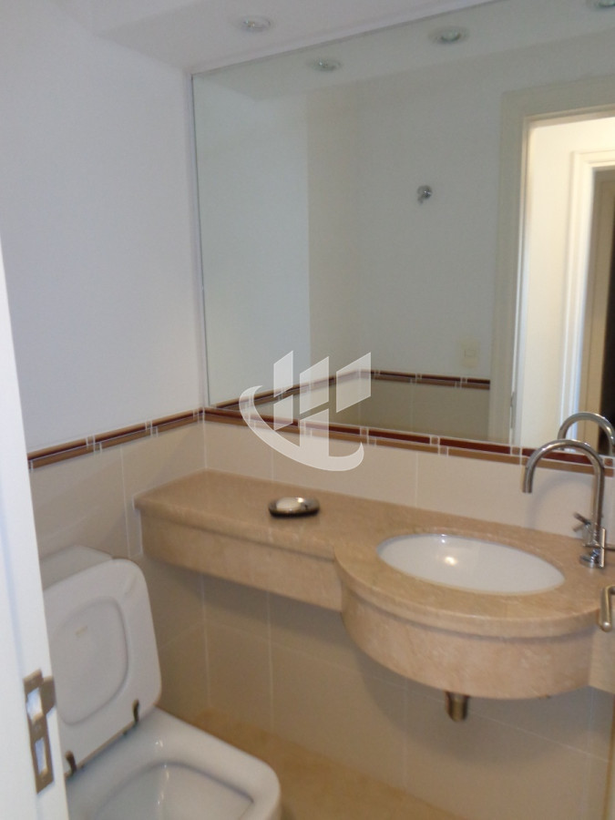 Apartamento ID.2099 - PUNTA DEL ESTE BRAVA FRENTE AL MAR! COMODO APTO 3 DORM Y DEP BALCON CON PARRILLERO ! 