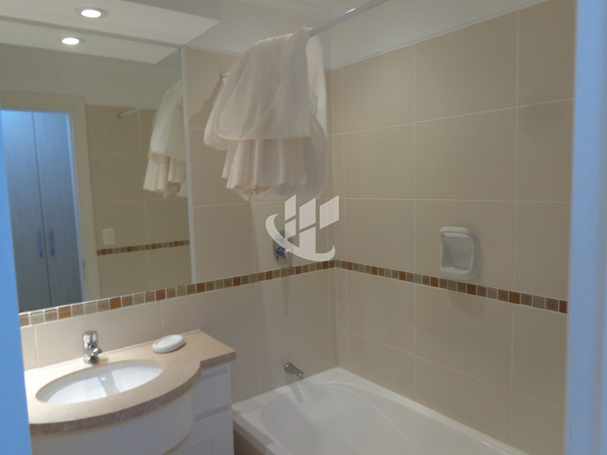 Apartamento ID.2099 - PUNTA DEL ESTE BRAVA FRENTE AL MAR! COMODO APTO 3 DORM Y DEP BALCON CON PARRILLERO ! 