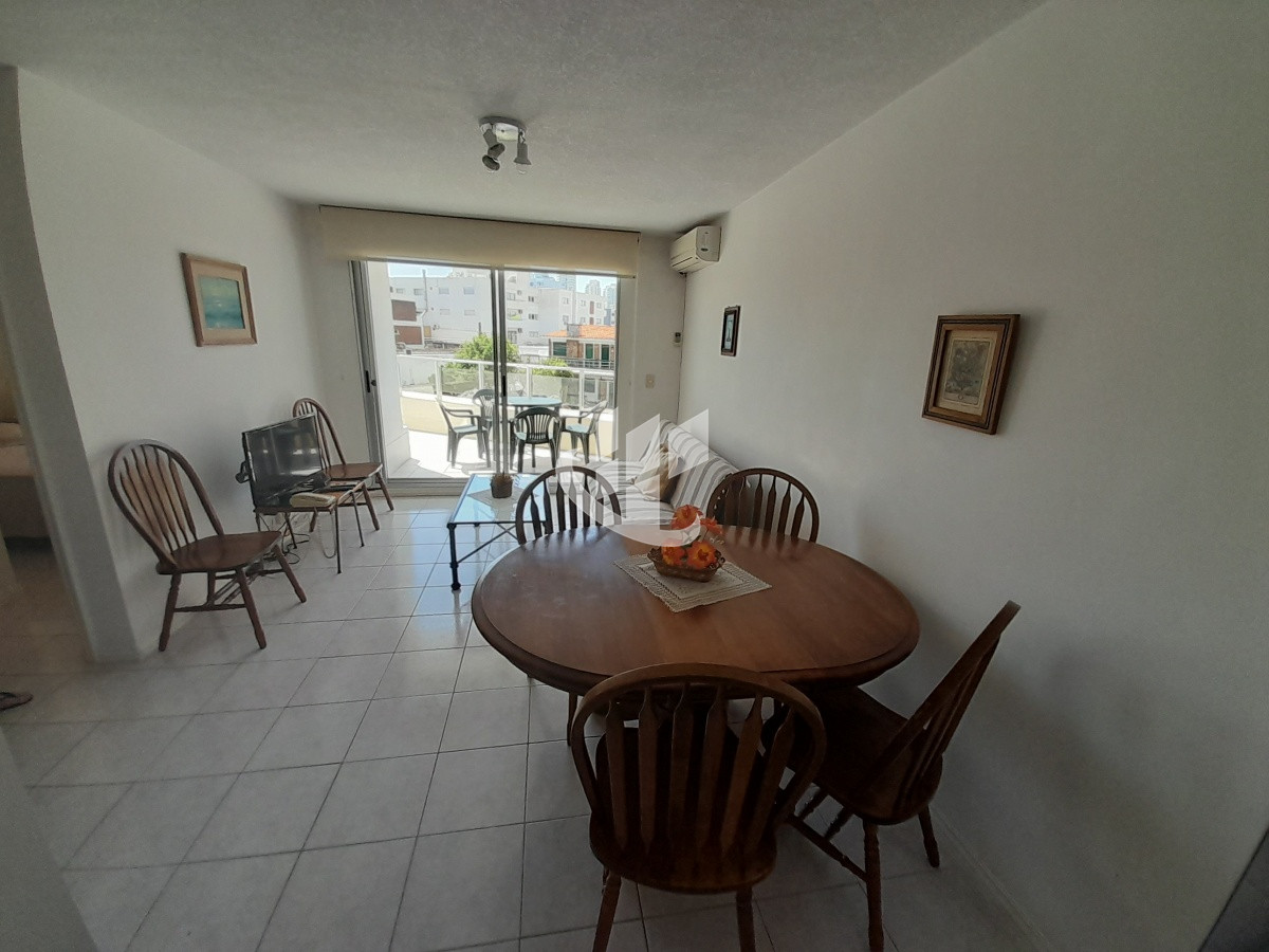 Apartamento ID.2155 - PUNTA DEL ESTE A METROS DE MANSA Y BRAVA EDIFICIO CON AMENITIES 1 DORM Y MEDIO PARA 6 PERSONAS