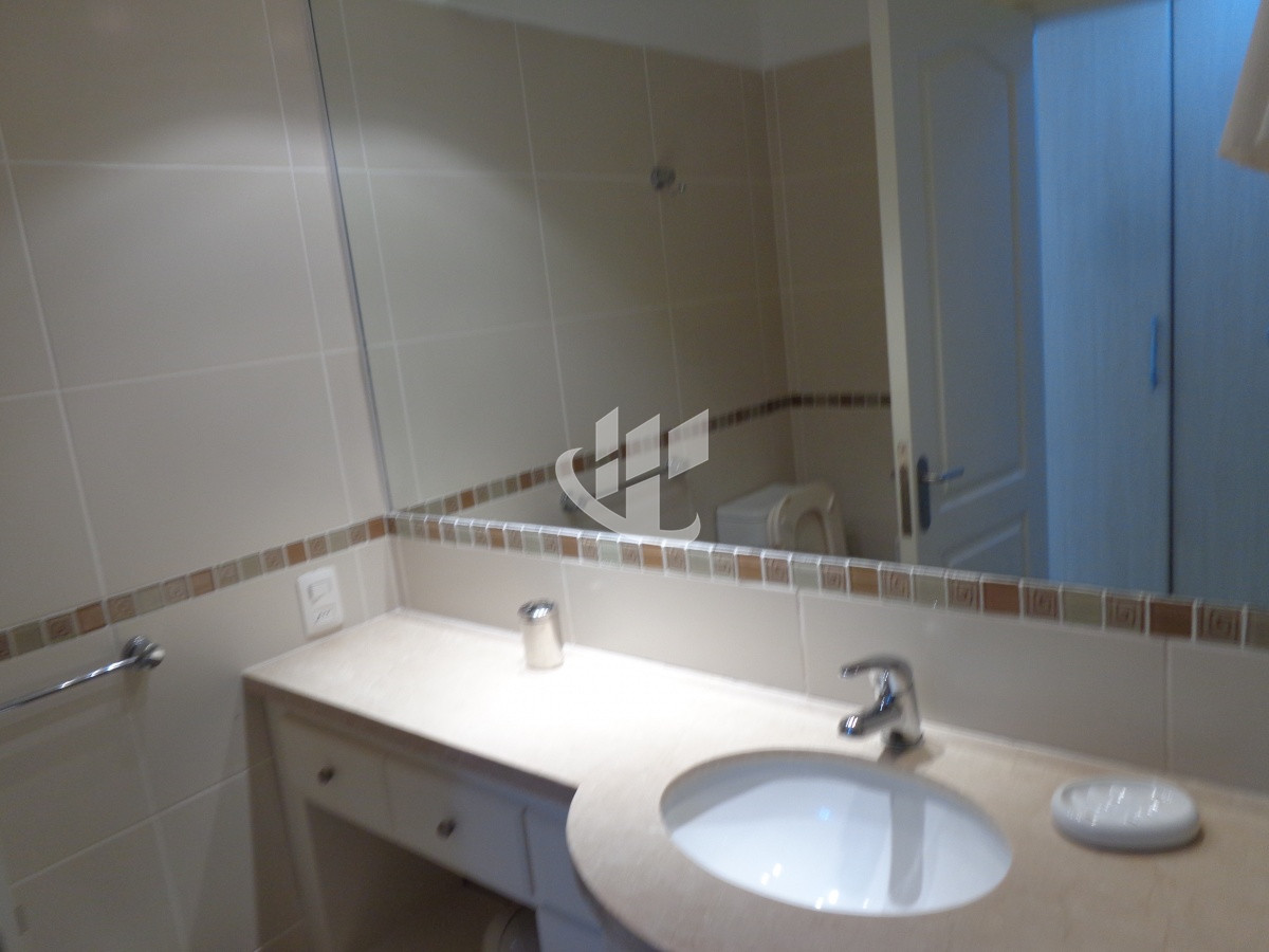 Apartamento ID.2099 - PUNTA DEL ESTE BRAVA FRENTE AL MAR! COMODO APTO 3 DORM Y DEP BALCON CON PARRILLERO ! 