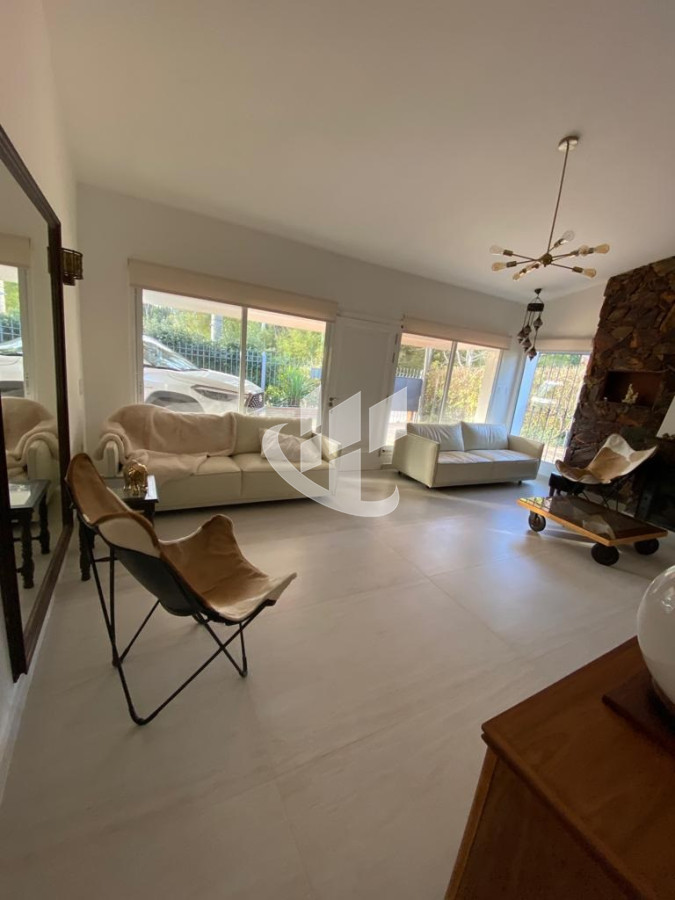 Casa ID.1617 - PUNTA DEL ESTE CASA CON PISCINA EN MANSA CERCA DEL MAR 