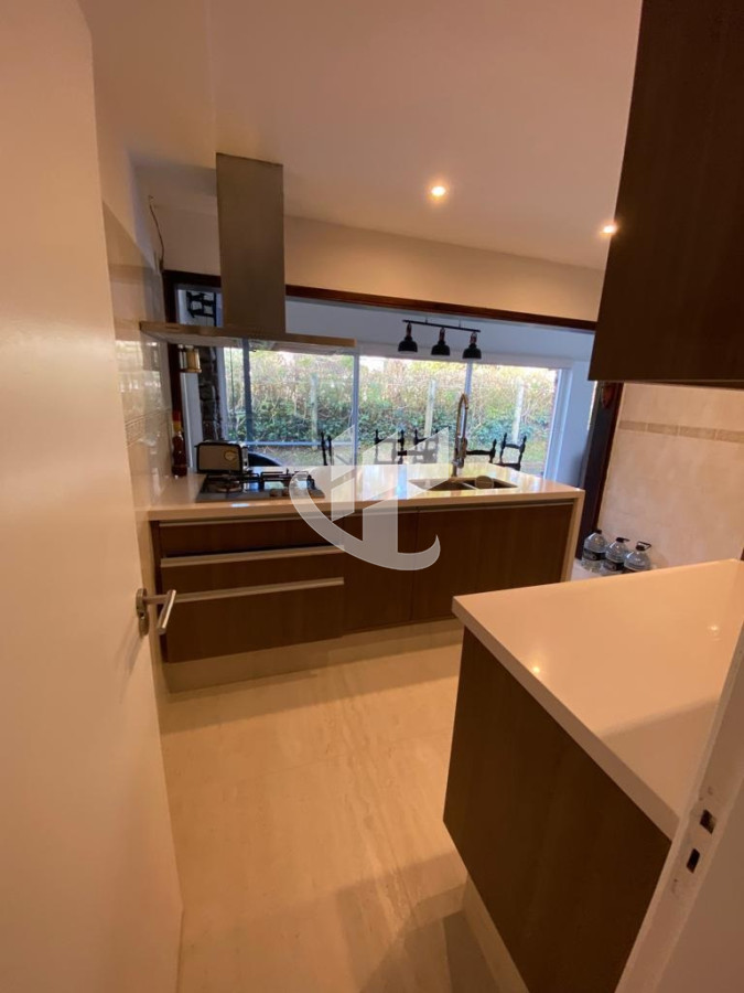 Casa ID.1617 - PUNTA DEL ESTE CASA CON PISCINA EN MANSA CERCA DEL MAR 