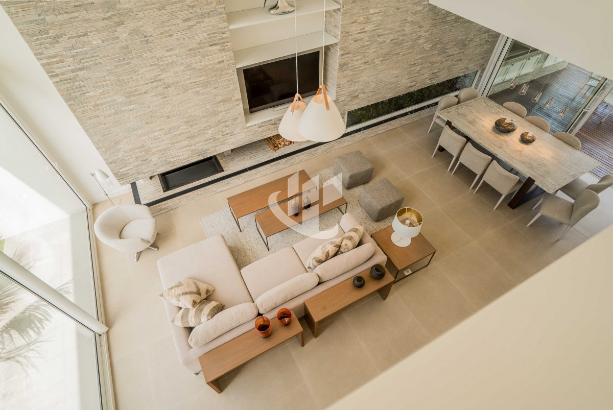 Casa ID.1641 - PUNTA DEL ESTE MANSA EXCLUSIVO BARRIO PRIVADO 4 DORMITORIOS PISCINA CLIMATIZADA