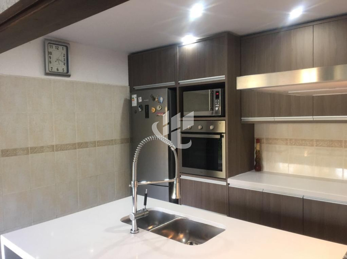 Casa ID.1617 - PUNTA DEL ESTE CASA CON PISCINA EN MANSA CERCA DEL MAR 