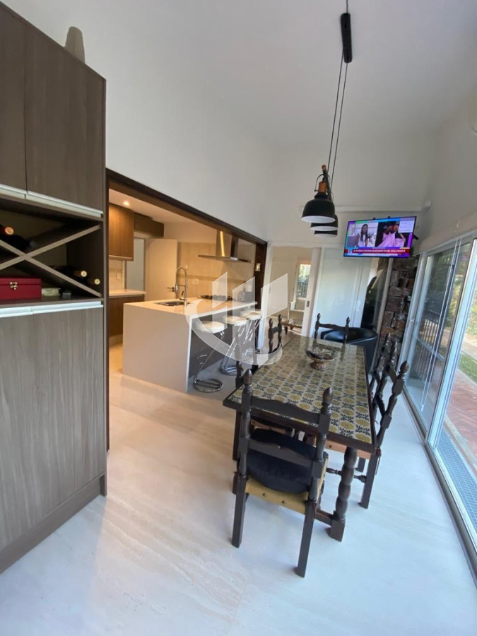 Casa ID.1617 - PUNTA DEL ESTE CASA CON PISCINA EN MANSA CERCA DEL MAR 