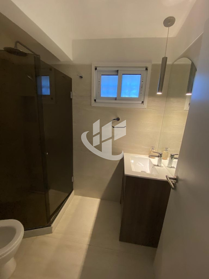 Casa ID.1617 - PUNTA DEL ESTE CASA CON PISCINA EN MANSA CERCA DEL MAR 
