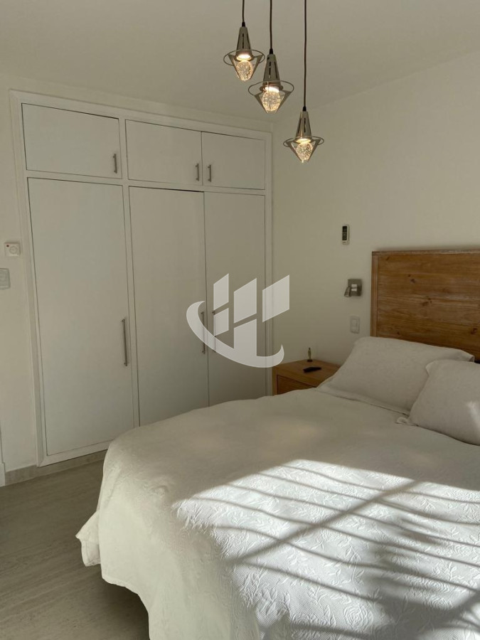 Casa ID.1617 - PUNTA DEL ESTE CASA CON PISCINA EN MANSA CERCA DEL MAR 