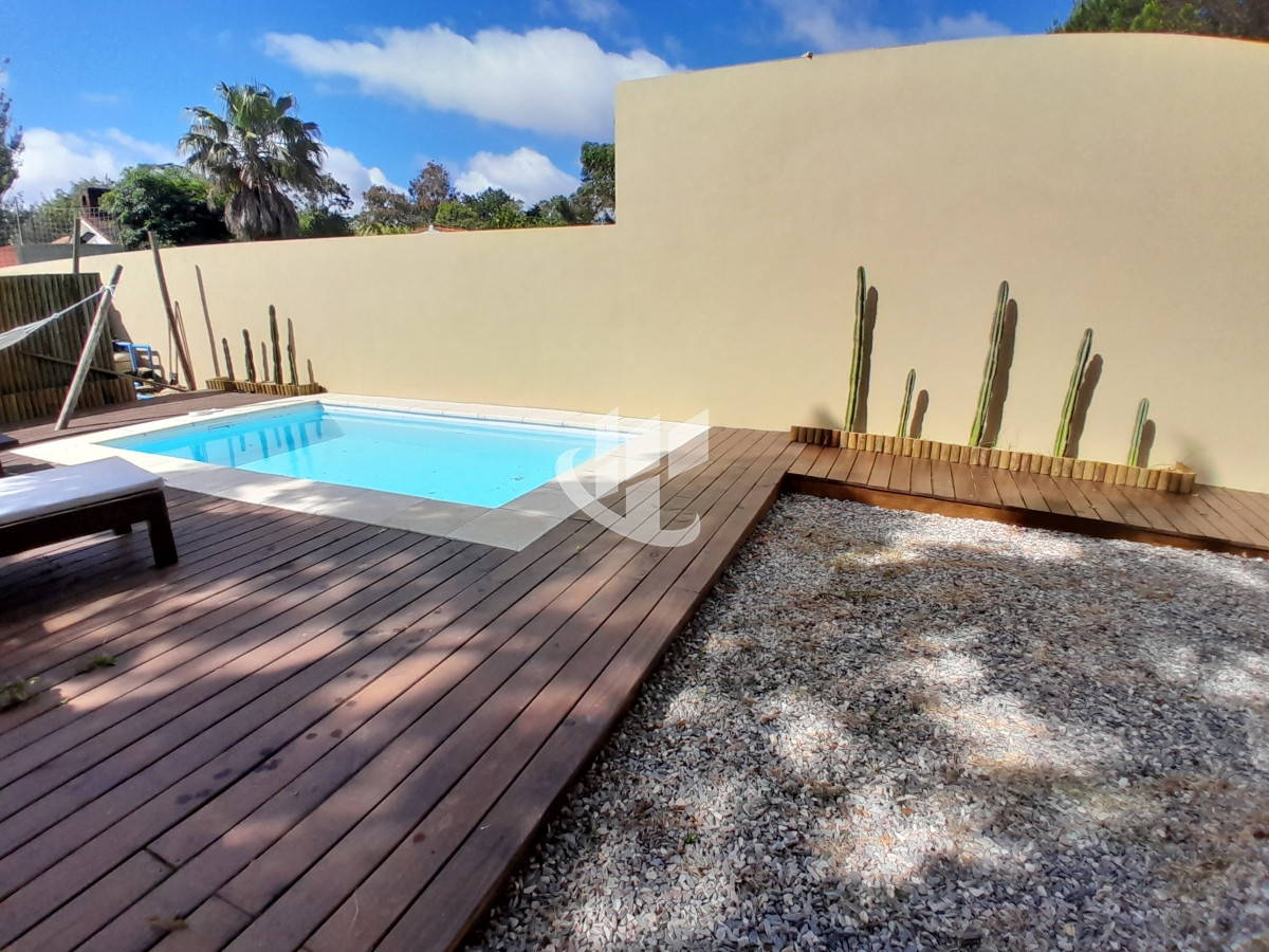 Casa ID.1487 - PUNTA DEL ESTE PINARES MODERNA CASA A ESTRENAR DE 3 DORMITORIOS PARRILLERO PISCINA