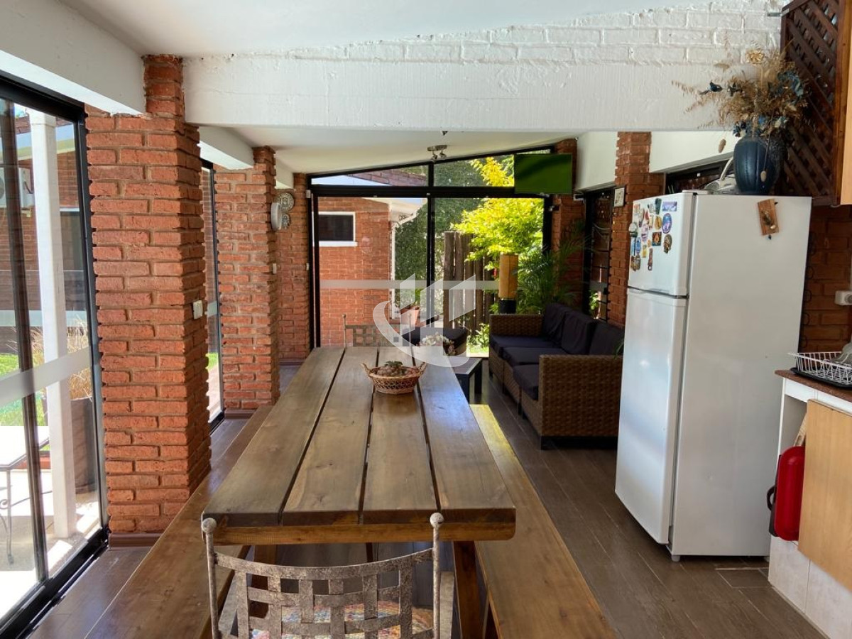 Casa ID.1617 - PUNTA DEL ESTE CASA CON PISCINA EN MANSA CERCA DEL MAR 