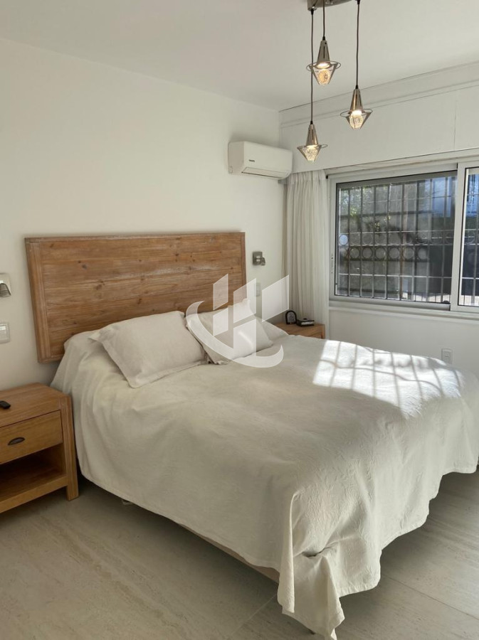 Casa ID.1617 - PUNTA DEL ESTE CASA CON PISCINA EN MANSA CERCA DEL MAR 