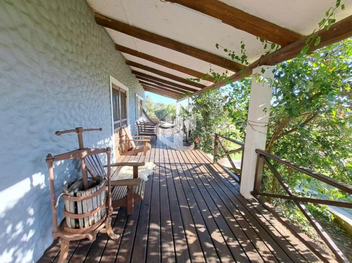 Chacra ID.1627 - MALDONADO EXCELENTE CHACRA DE 10 HAS CON CASA PRINCIPAL, DE SERVICIO Y DE HUESPEDES, PISCINA CLIMATIZADA
