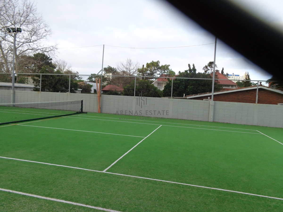 Apartamento ID.1154 - PUNTA DEL ESTE APARTAMENTO 2 DORMITORIOS EDIFICIO CON SERVICIOS 