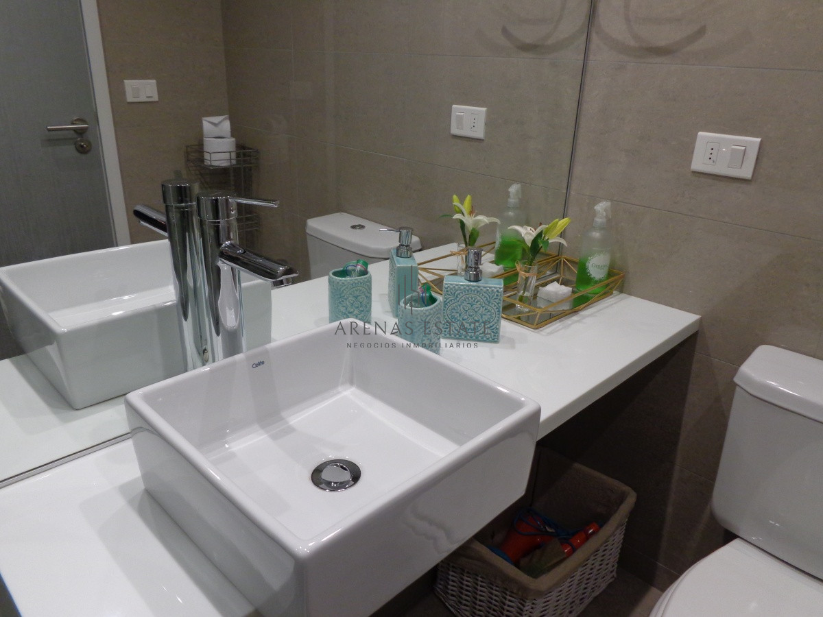 Apartamento ID.1154 - PUNTA DEL ESTE APARTAMENTO 2 DORMITORIOS EDIFICIO CON SERVICIOS 