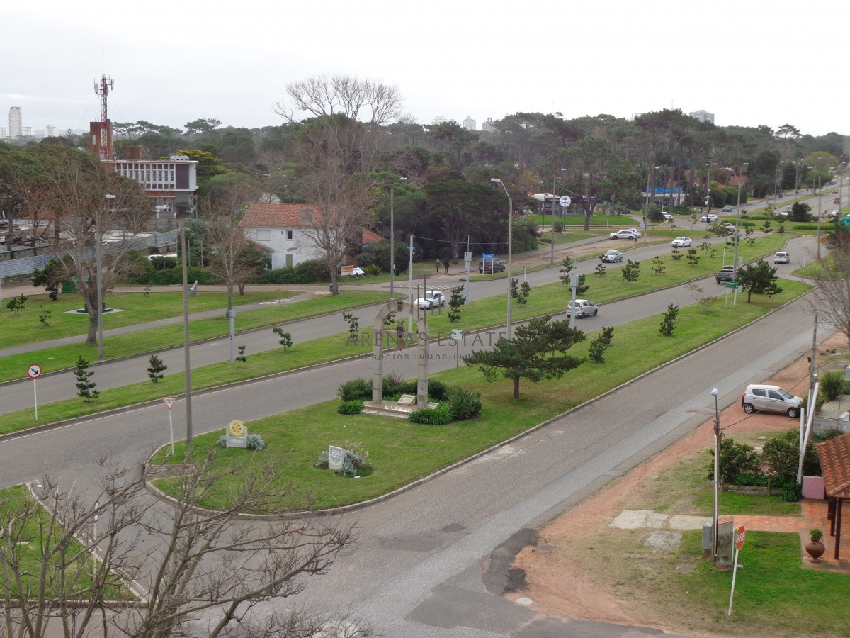 Apartamento ID.1154 - PUNTA DEL ESTE APARTAMENTO 2 DORMITORIOS EDIFICIO CON SERVICIOS 