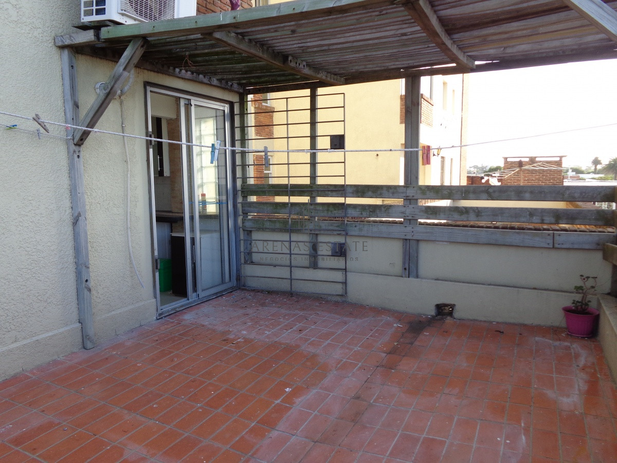 Apartamento ID.1162 - MALDONADO CENTRO COMODO APTO. DE 2 DORMITORIOS CON 2 TERRAZAS