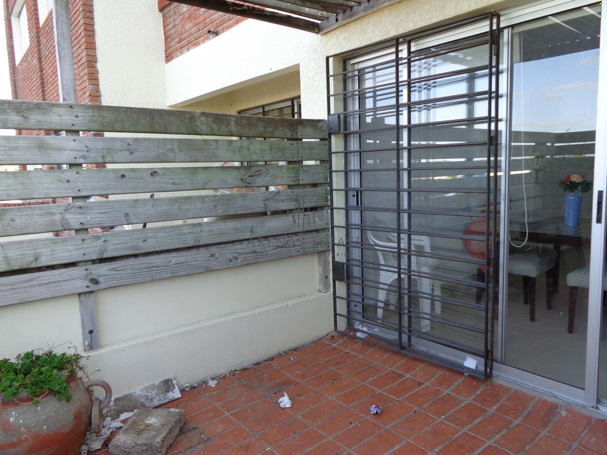 Apartamento ID.1162 - MALDONADO CENTRO COMODO APTO. DE 2 DORMITORIOS CON 2 TERRAZAS