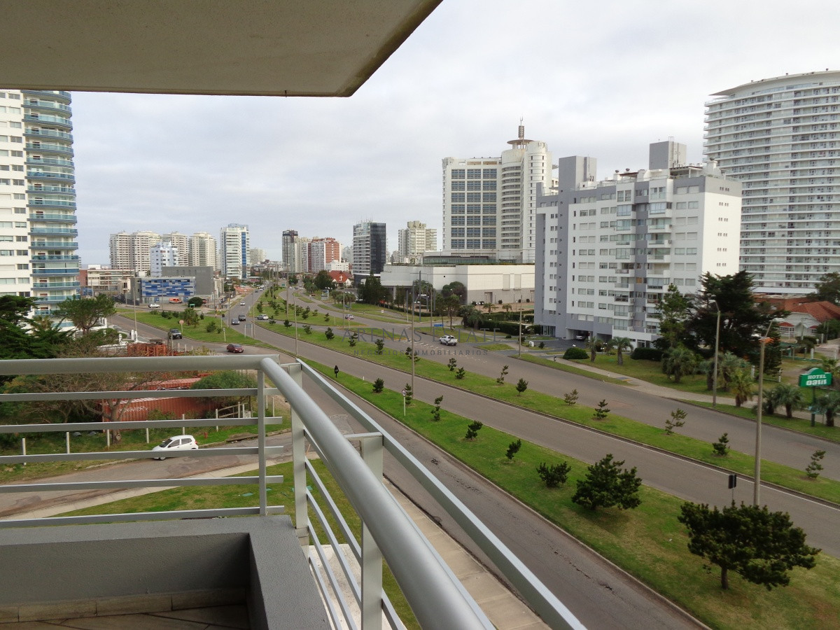 Apartamento ID.1154 - PUNTA DEL ESTE APARTAMENTO 2 DORMITORIOS EDIFICIO CON SERVICIOS 