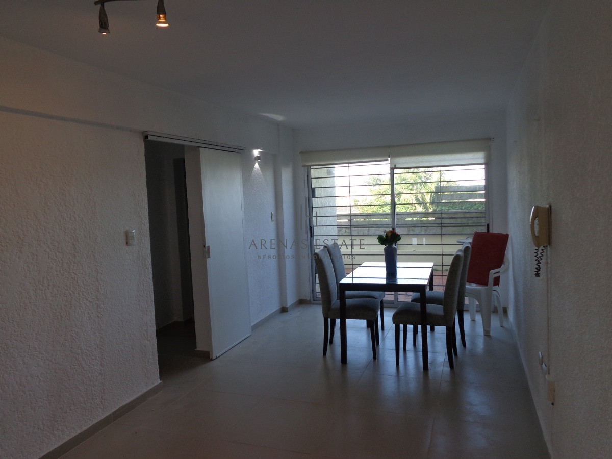 Apartamento ID.1162 - MALDONADO CENTRO COMODO APTO. DE 2 DORMITORIOS CON 2 TERRAZAS