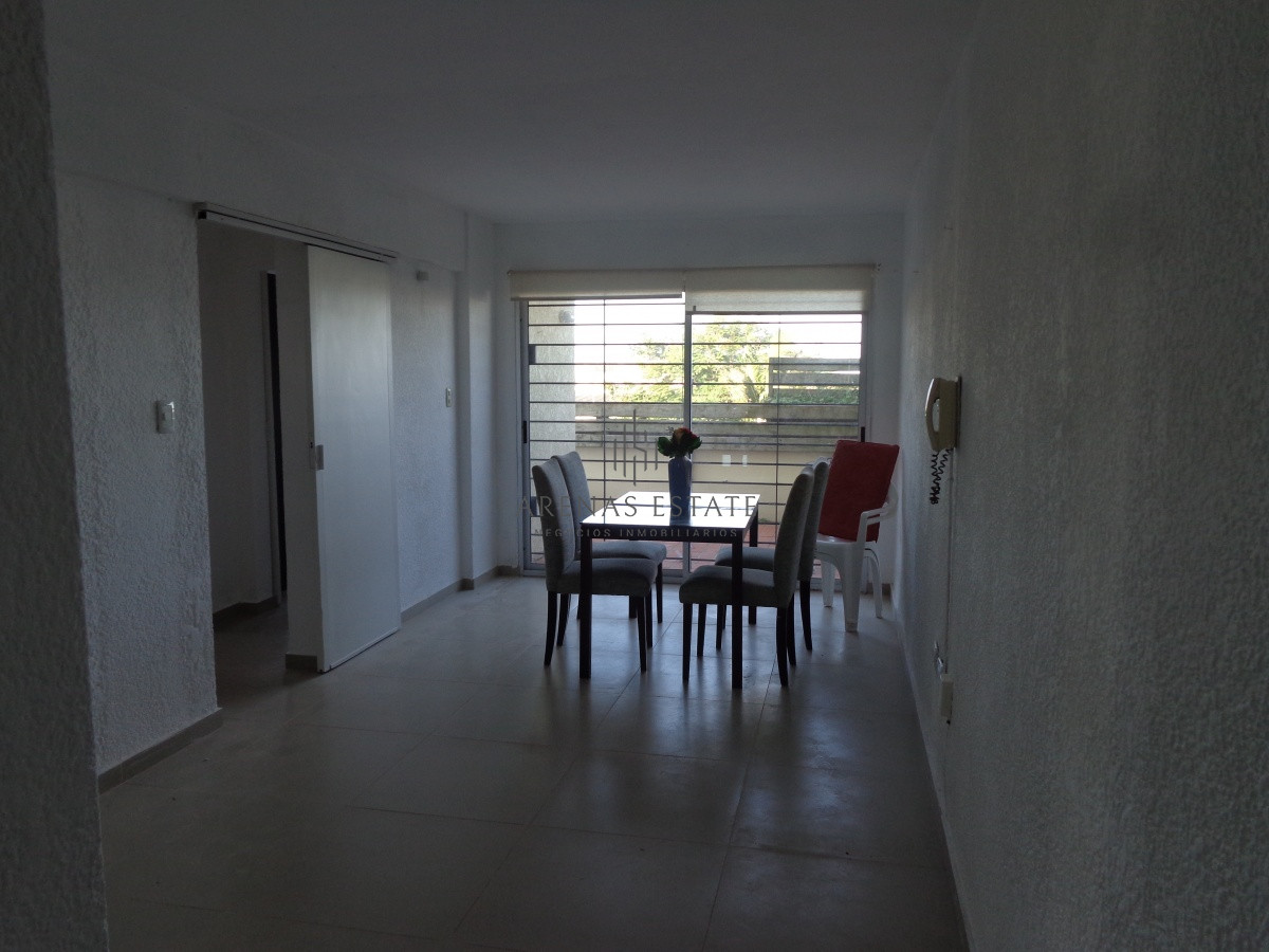 Apartamento ID.1162 - MALDONADO CENTRO COMODO APTO. DE 2 DORMITORIOS CON 2 TERRAZAS