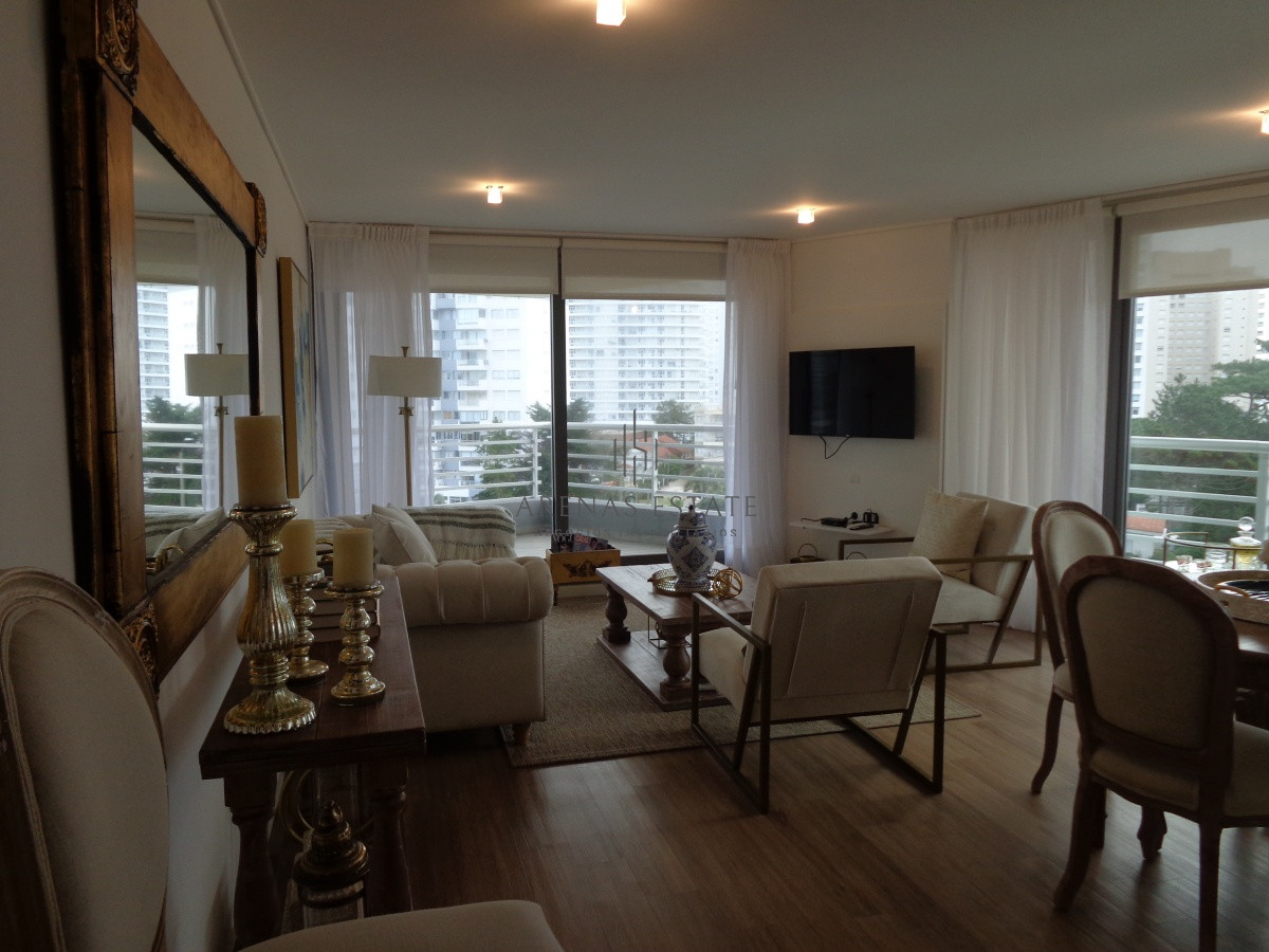 Apartamento ID.1154 - PUNTA DEL ESTE APARTAMENTO 2 DORMITORIOS EDIFICIO CON SERVICIOS 