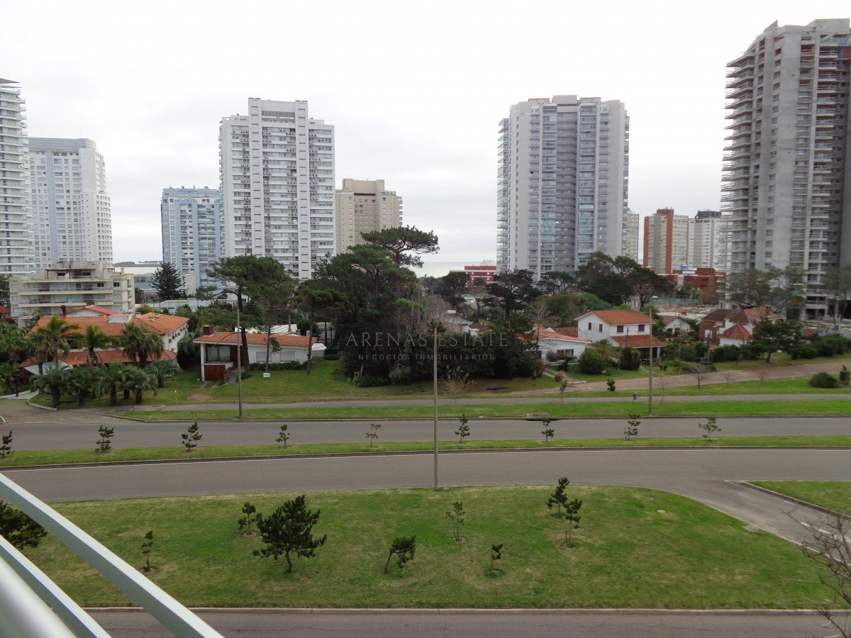 Apartamento ID.1154 - PUNTA DEL ESTE APARTAMENTO 2 DORMITORIOS EDIFICIO CON SERVICIOS 